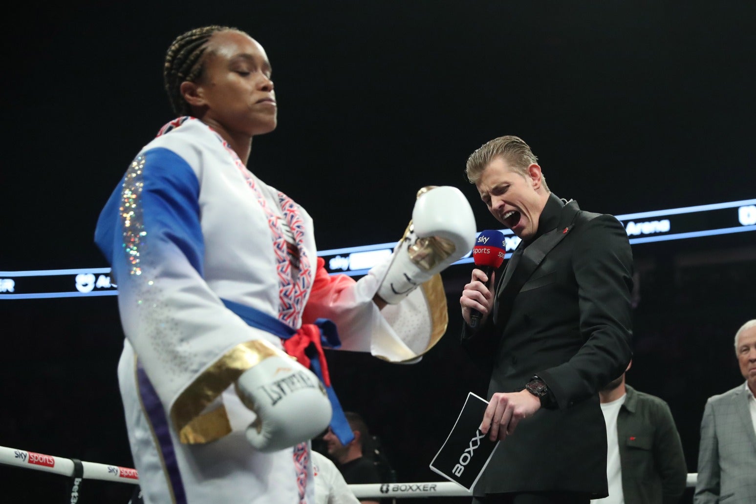 Mommaerts with two-weight world champion Natasha Jonas