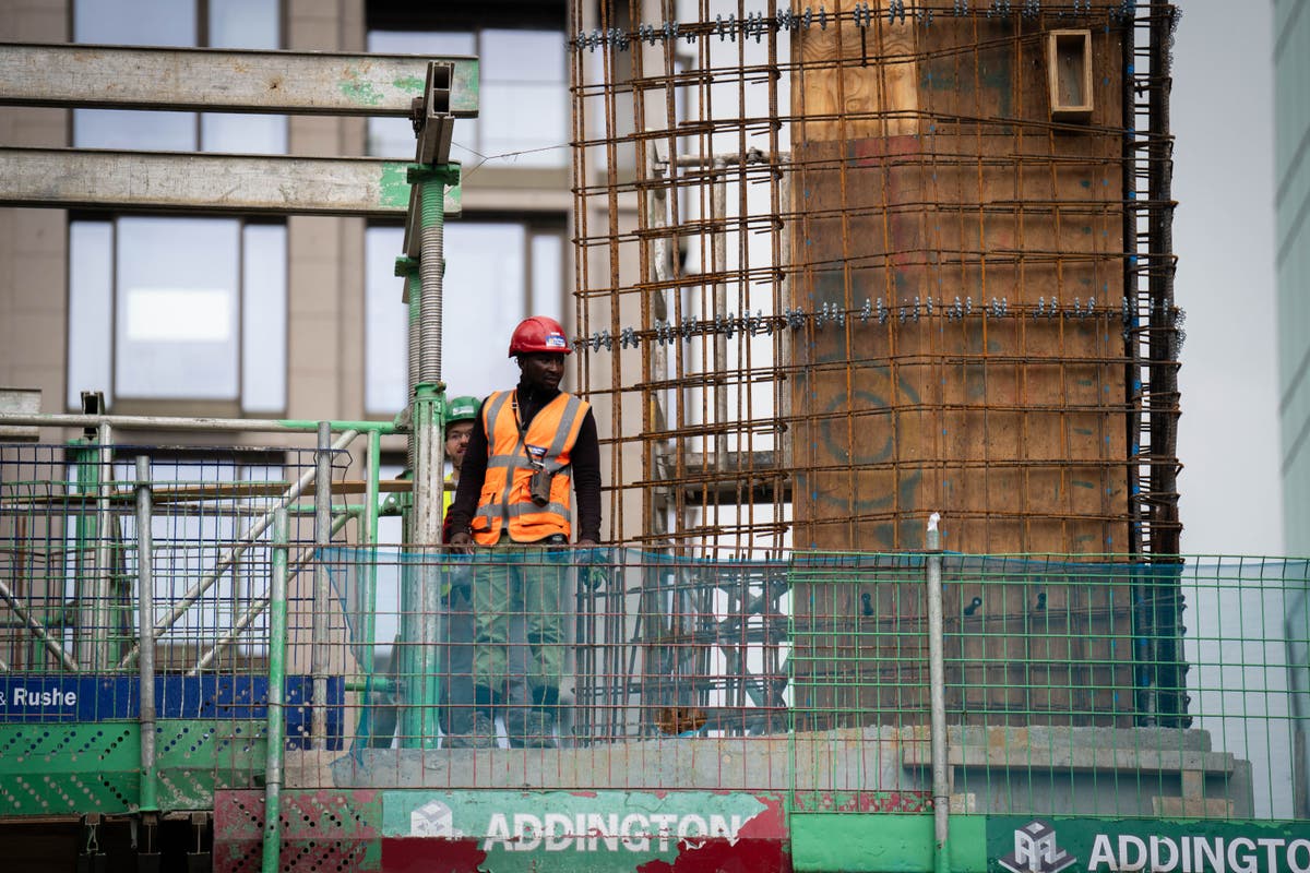 Shares in housebuilders rise to top of FTSE 100 amid rate hike hopes