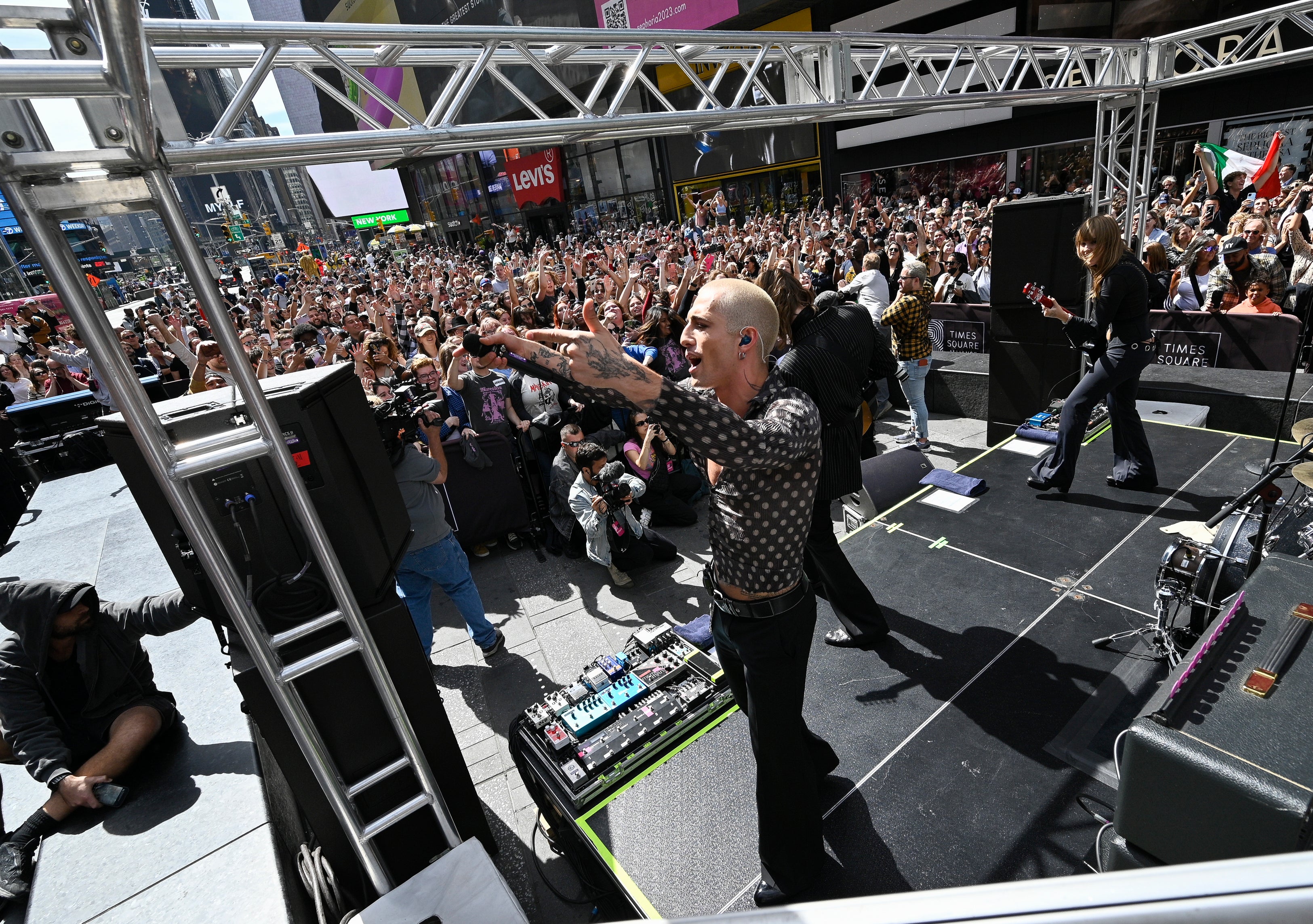 Maneskin Performs in Times Square