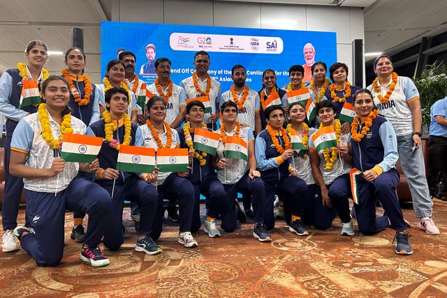 <p>Members of the Indian contingent leaving to participate in the Asian Games in Hangzhou, China</p>
