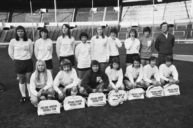 <p>The England women’s national football team pose before the Scotland match in 1972</p>