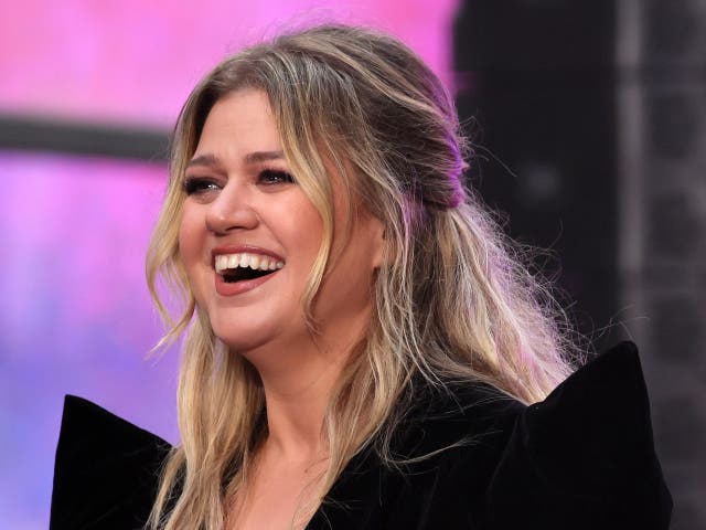 <p>Kelly Clarkson performs on NBC’s “Today” at Rockefeller Plaza on September 22, 2023 in New York City. </p>