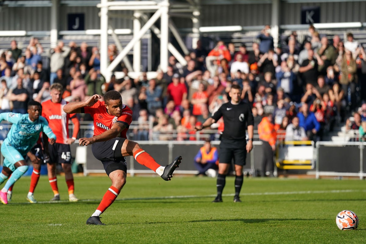 Luton off the mark after come-from-behind draw against 10-man Wolves