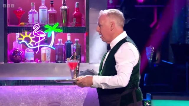 <p>Strictly Come Dancing: Les Dennis shakes up a cocktail during first live show.</p>