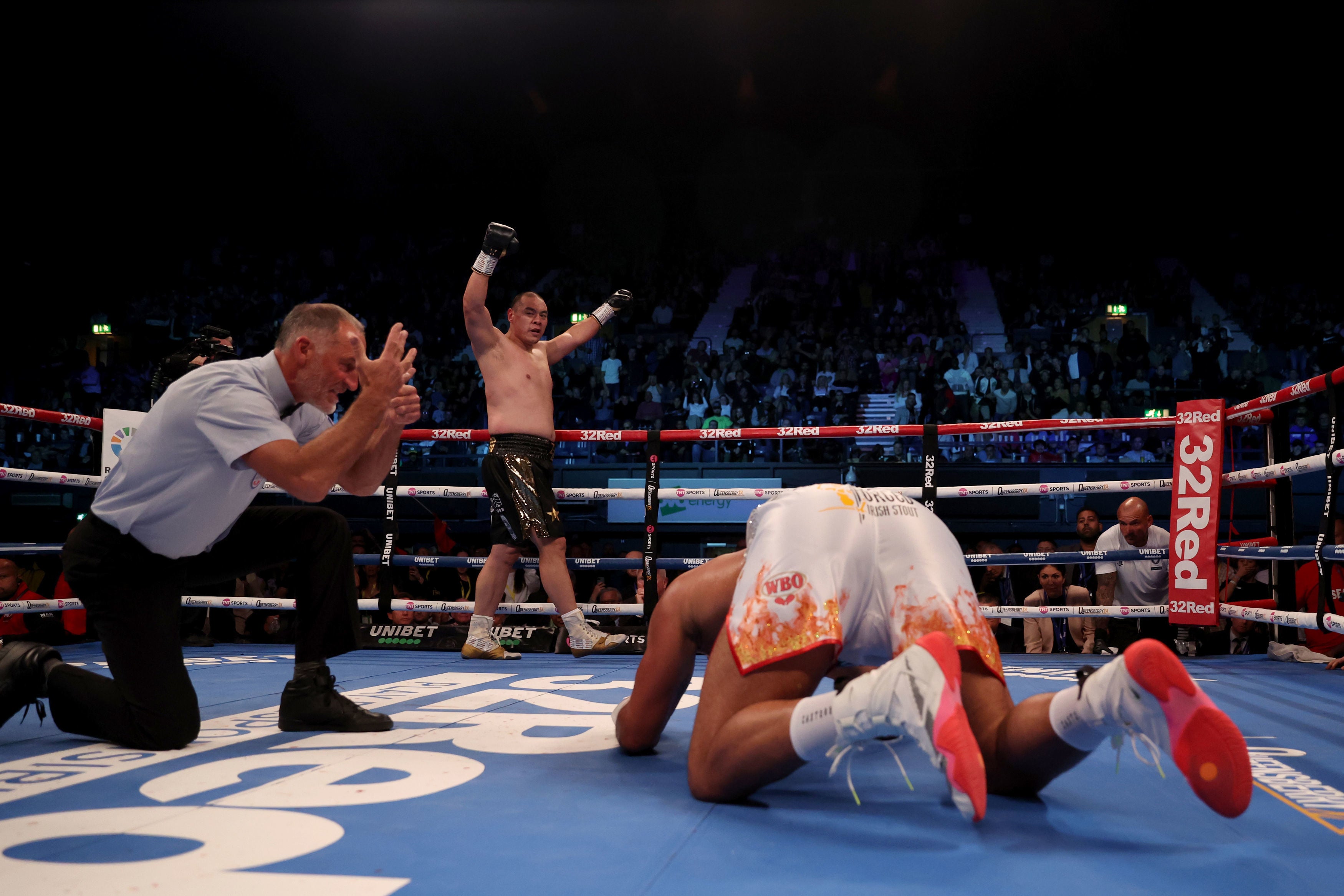 Zhilei Zhang celebrates a second straight win over Joe Joyce