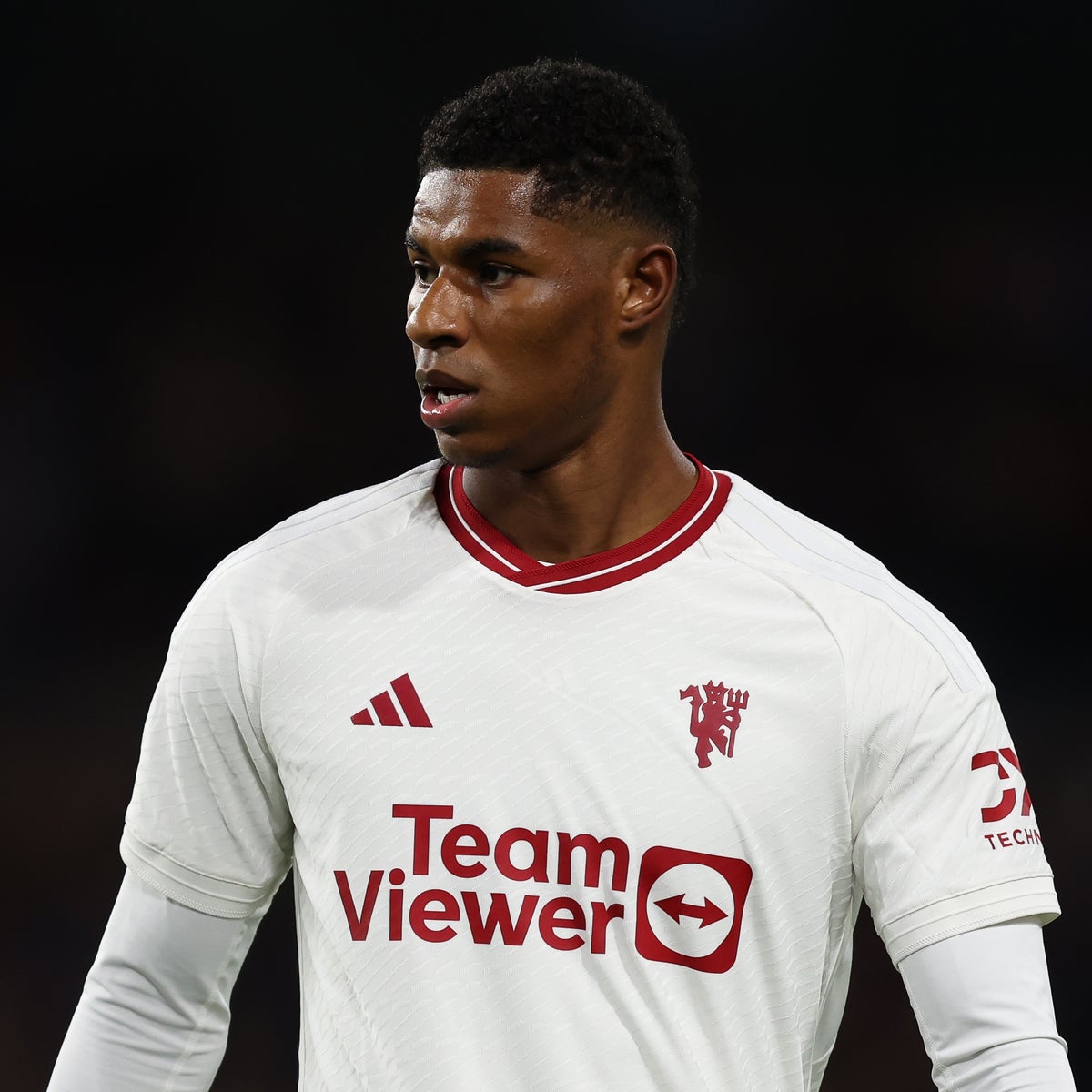 Rashford bị tai nạn ô tô sau trận gặp Burnley 1 Marcus Rashford 'shaken' after crashing Rolls Royce following Manchester United win | The Independent