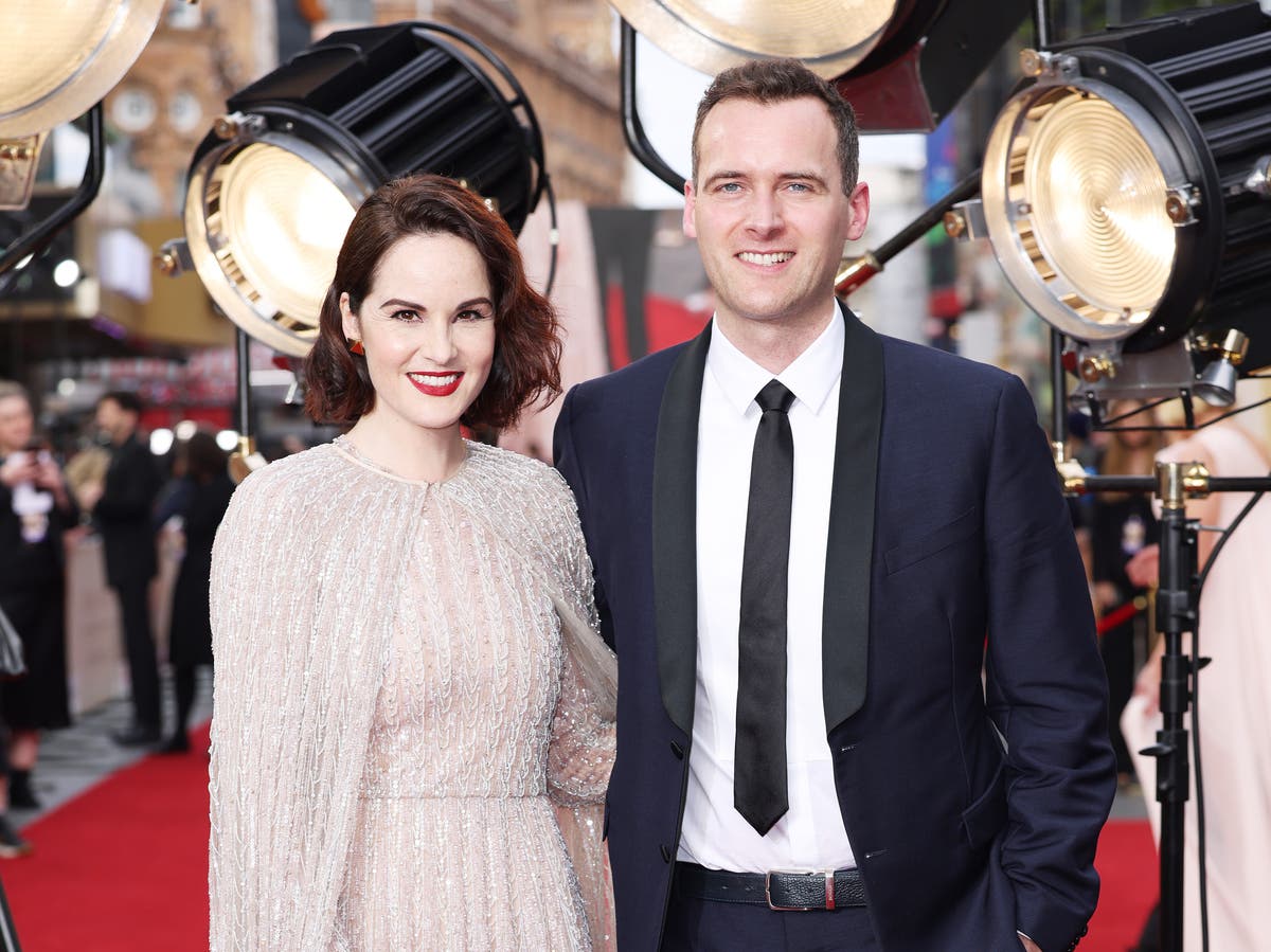 Downton Abbey star Michelle Dockery marries Jasper Waller-Bridge in ...