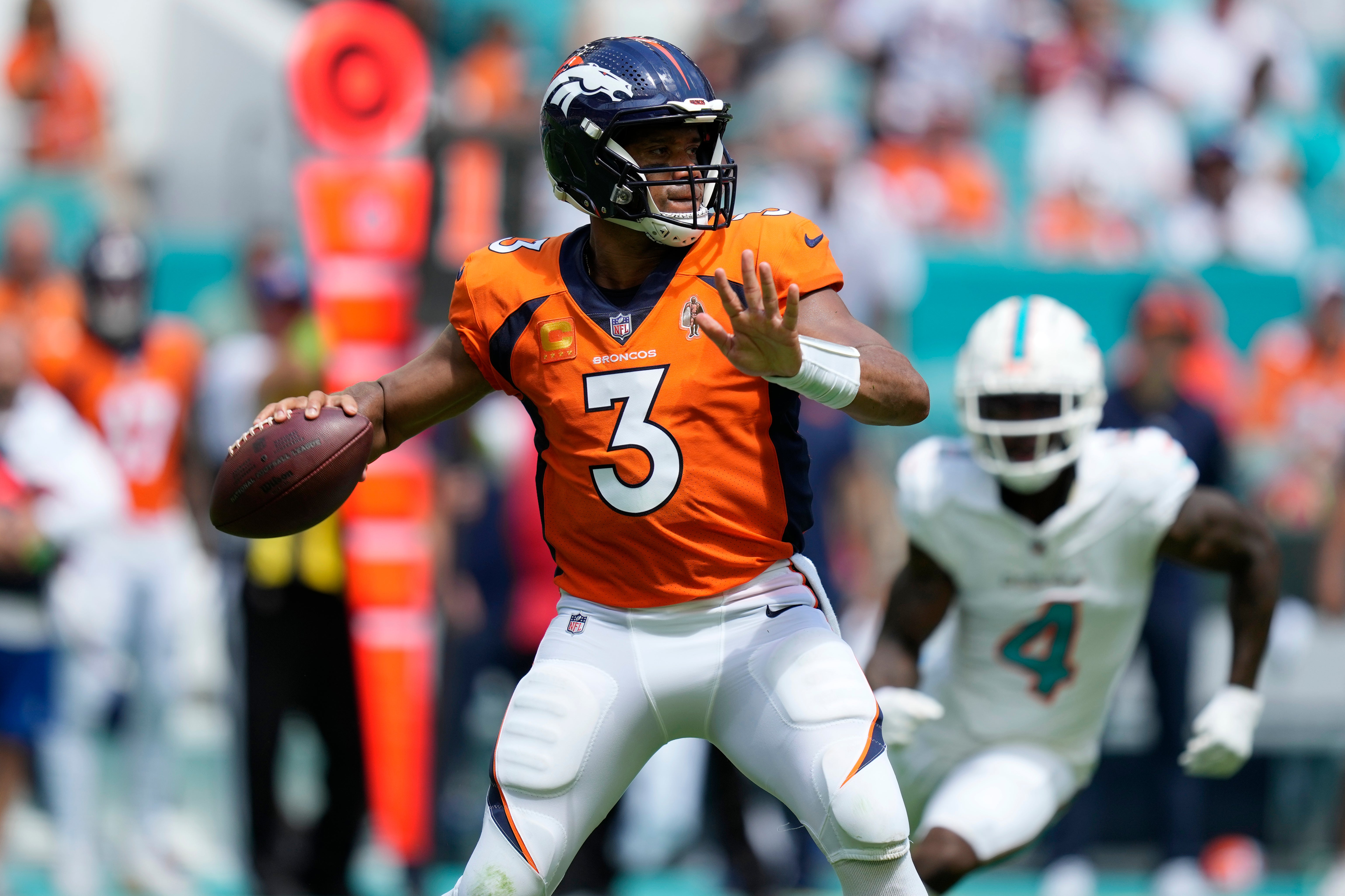 Broncos Dolphins Football