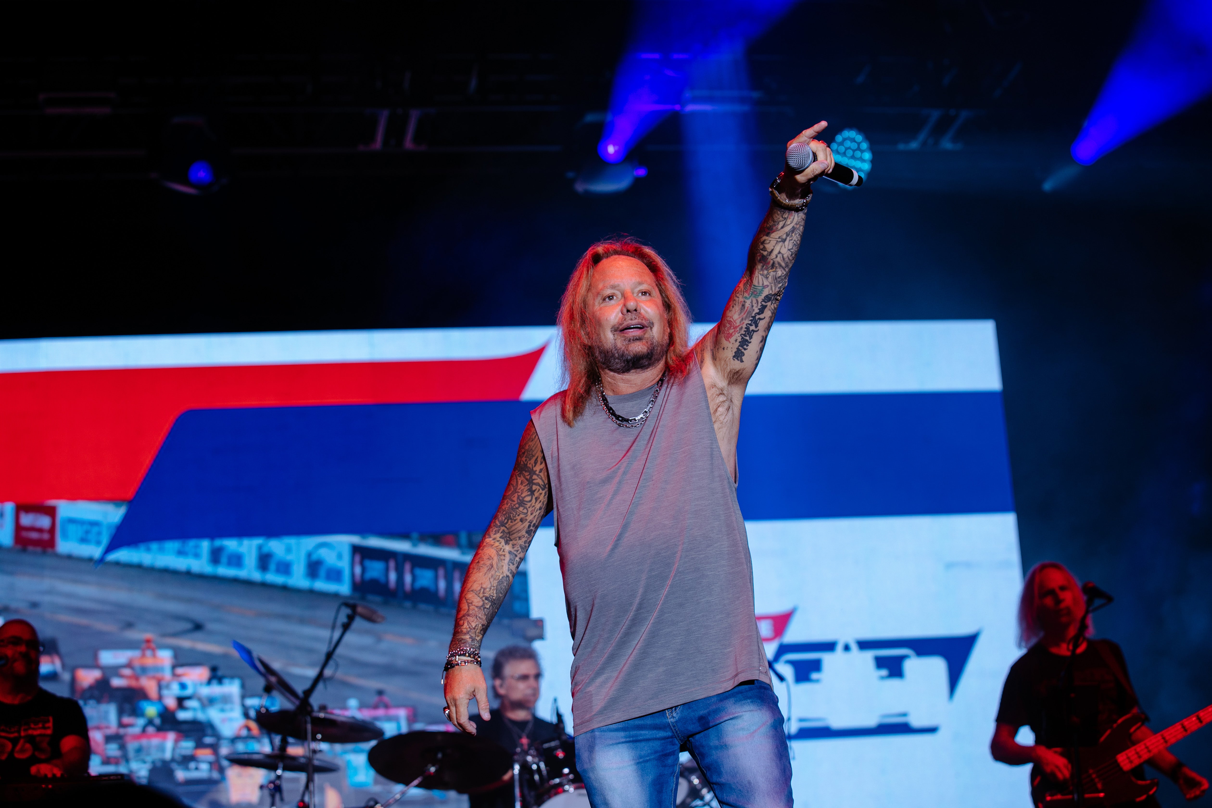 Mötley Crües Vince Neil describes panicked scenes after Oklahoma State Fair shooting The Independent image photo