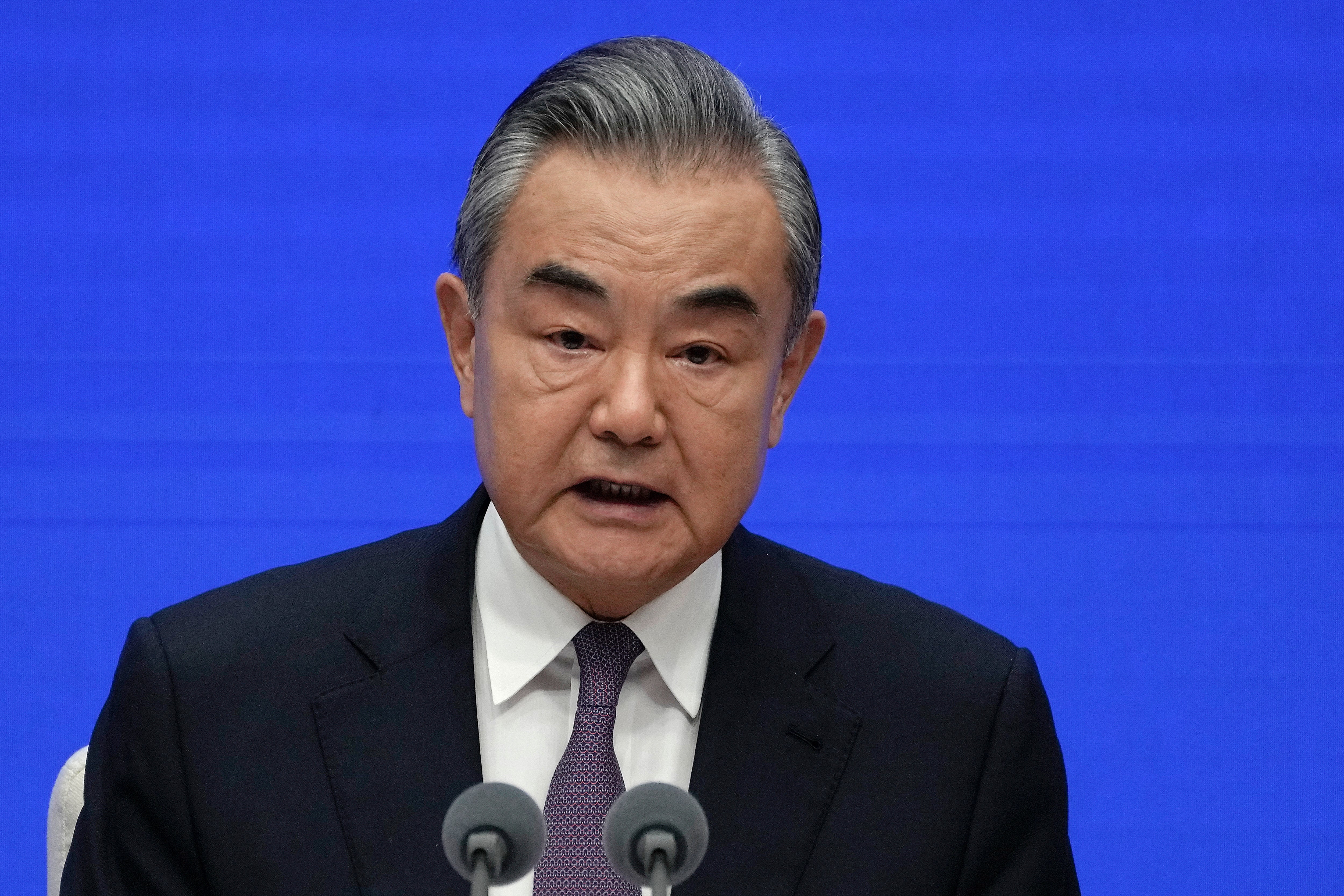 China's Top Diplomat Calls On US To Host An APEC Summit That Is ...