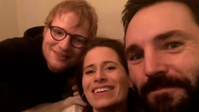 <p>Ed Sheeran serenades Courteney Cox and longtime partner with special song.</p>