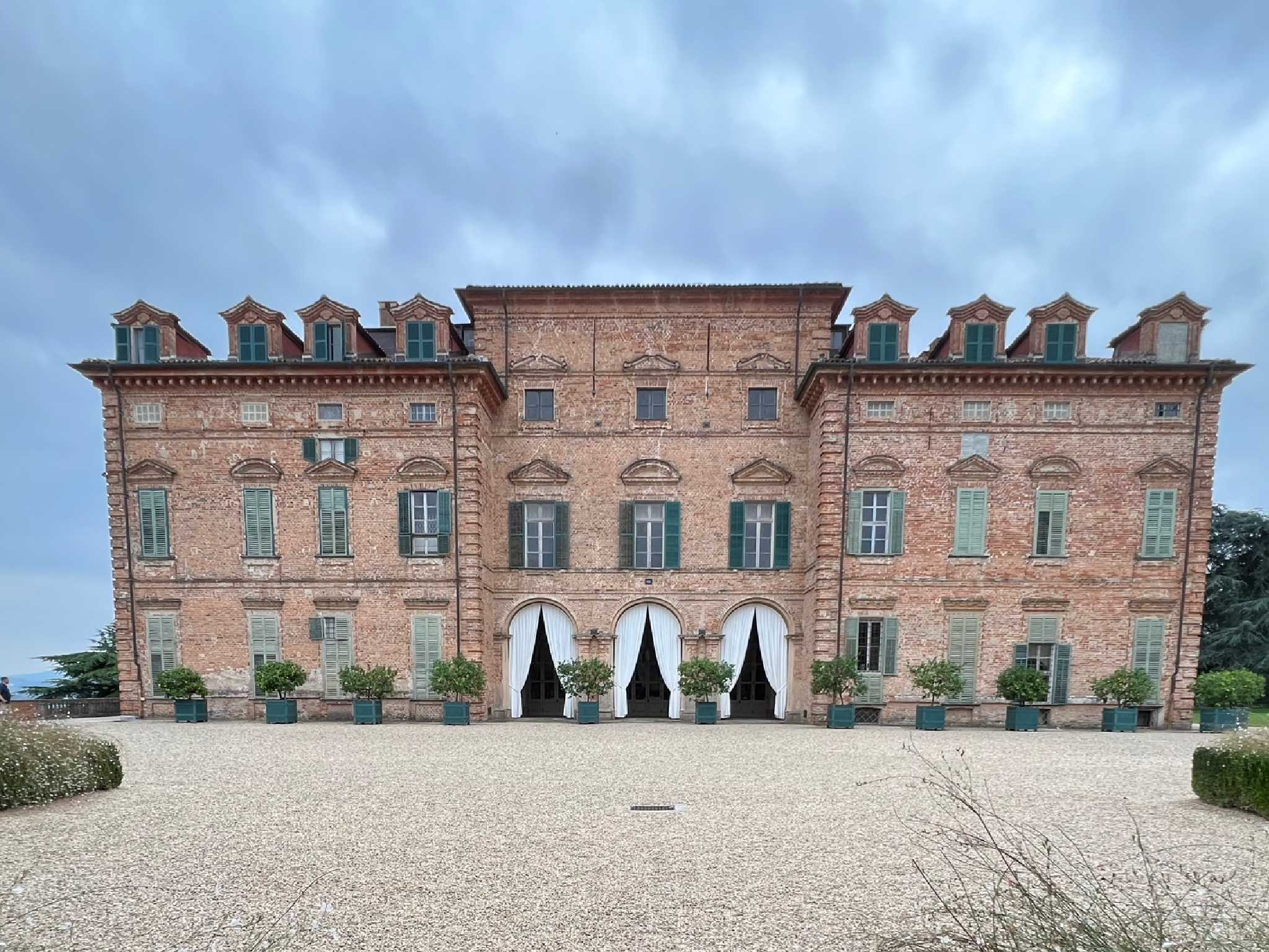 <p>Stay in a baroque castle dating back to 1696 </p>