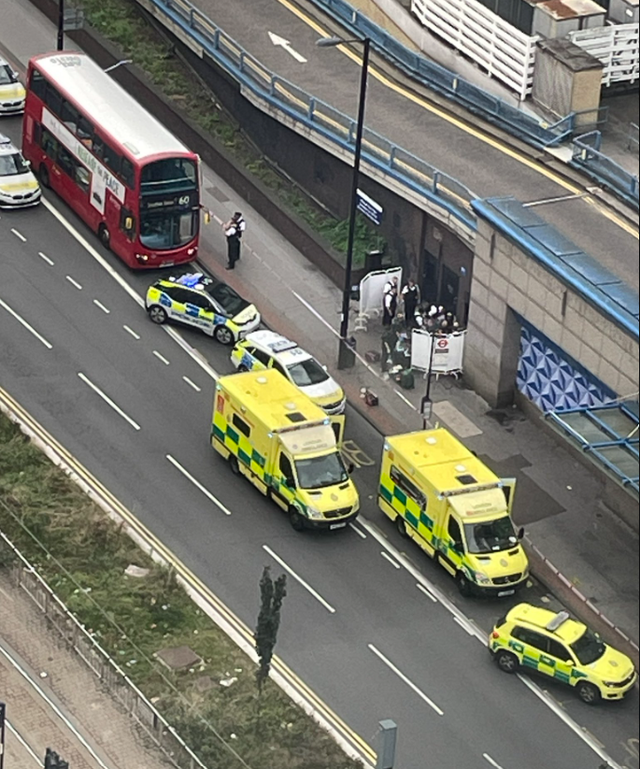 <p>Police and paramedics were called to a stabbing in Croydon on Wednesday morning  </p>
