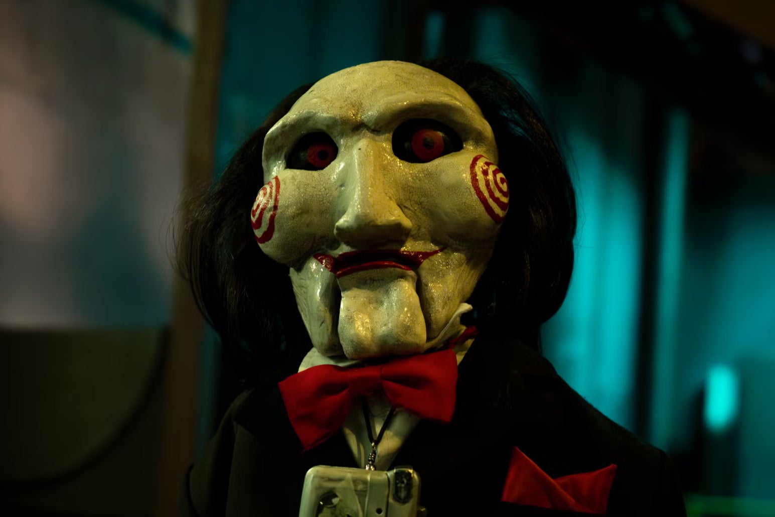 SAW X Trailer Sets Jigsaw Against Scammers in a Torturous Game