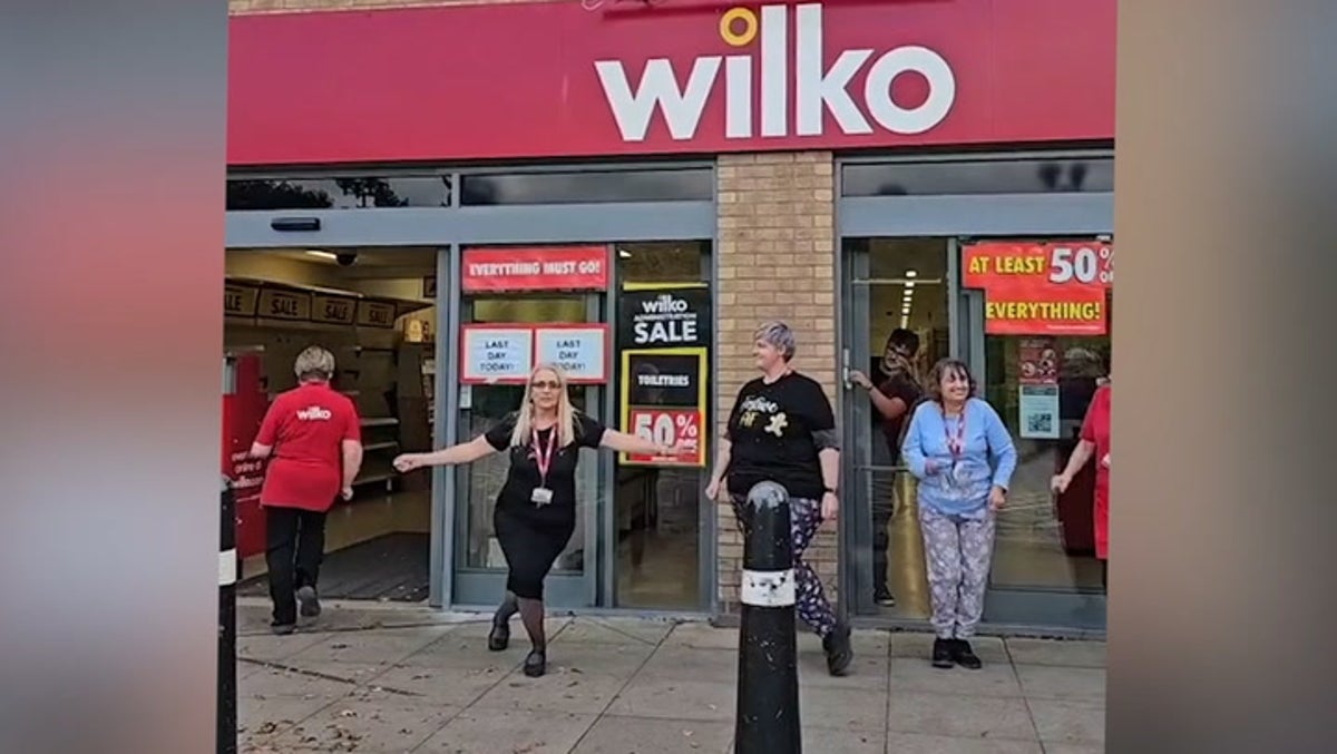 Wilko workers say their goodbyes to store by dancing to tune of ‘So Long, Farewell’