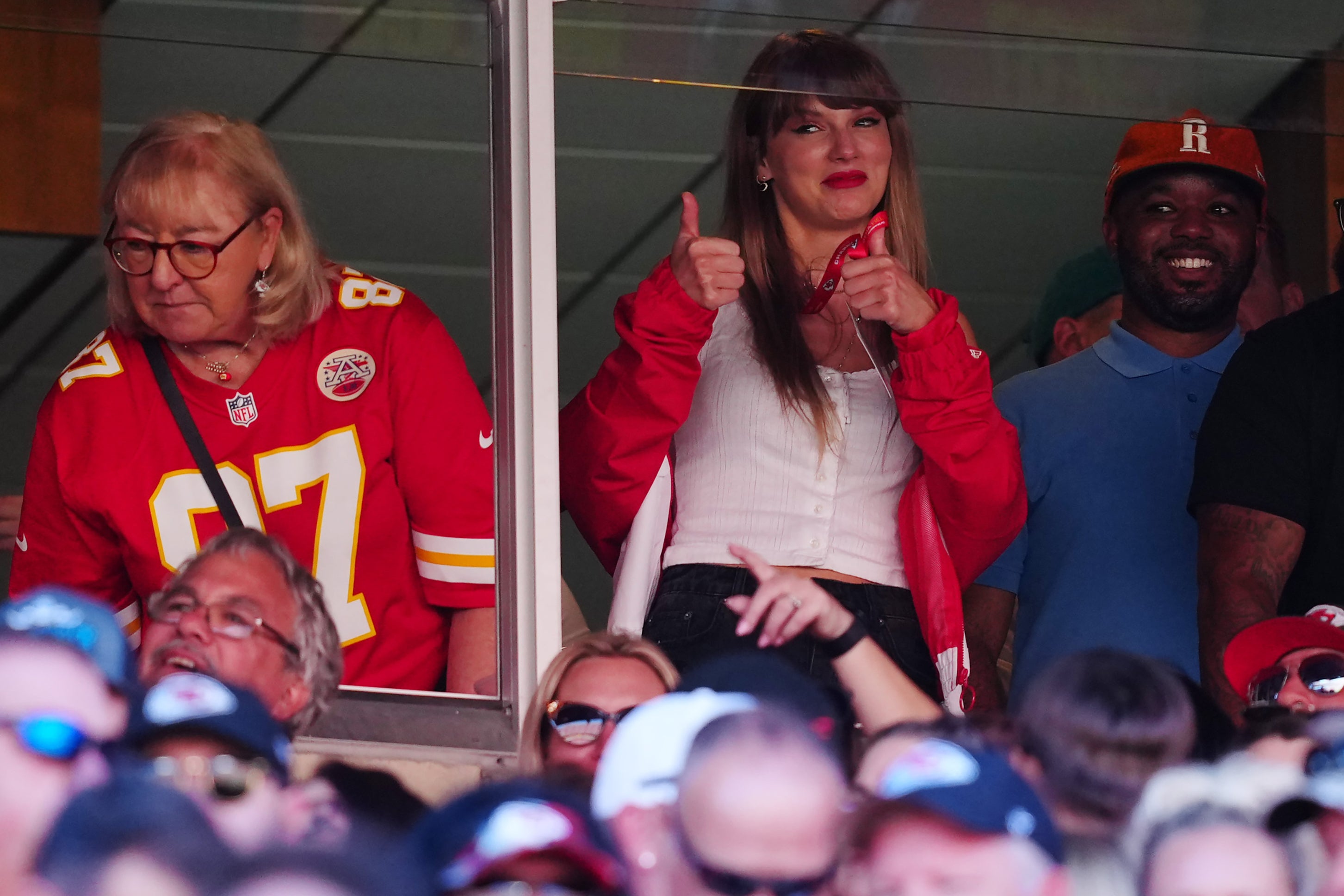 Taylor Swift attends Kansas City Chiefs game