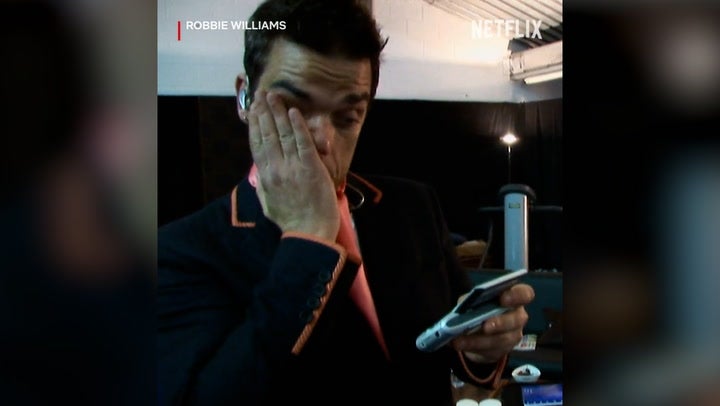 <p>Robbie Williams breaks down in tears backstage in unseen footage in new Netflix documentary.</p>