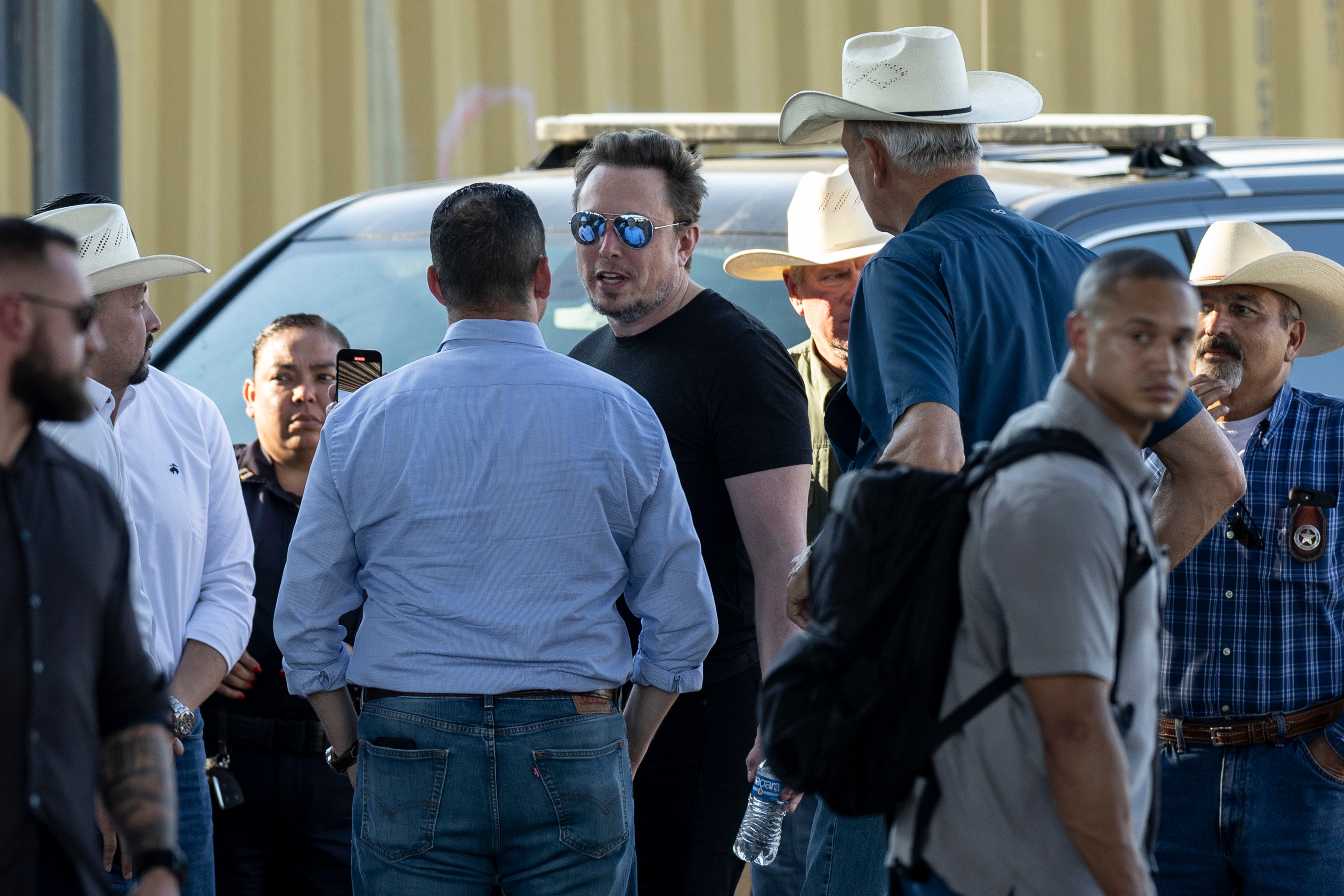 Tech entrepreneur Elon Musk with Rep. Tony Gonzales (R-TX) while visiting the Texas-Mexico border