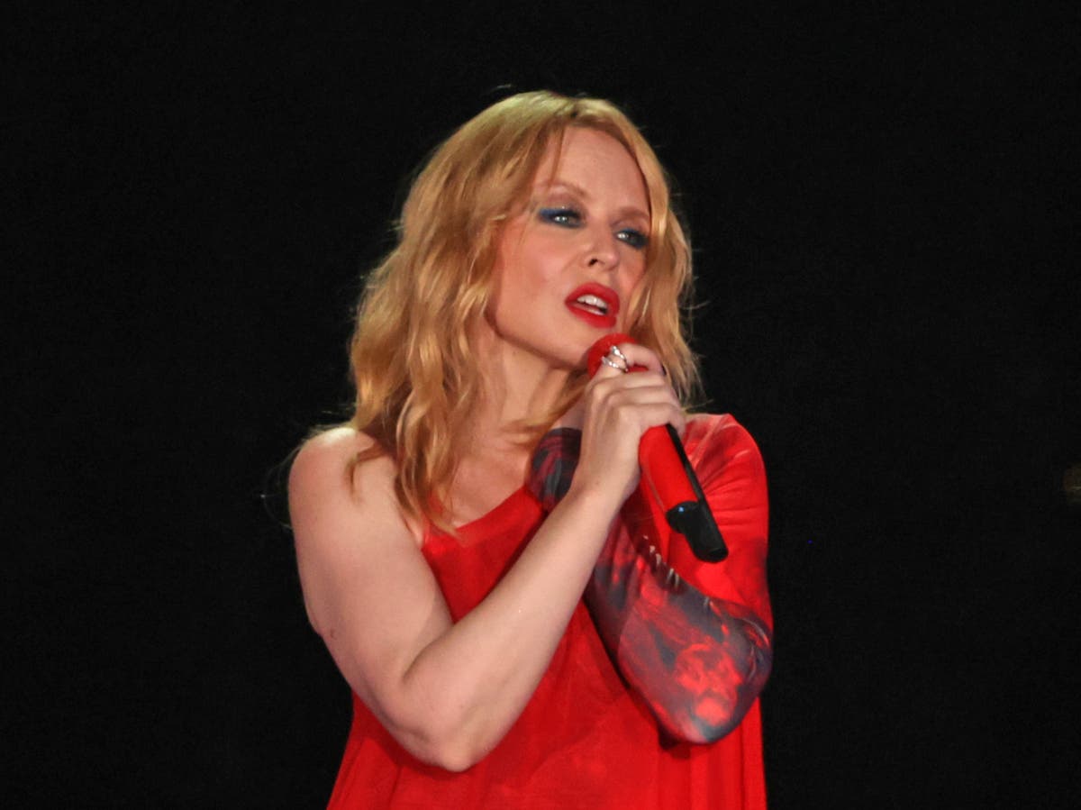 Kylie Minogue reflects on going to her family for support in ‘dark’ times Kylie Minogue reflects on going to her family for support in ‘dark’ times