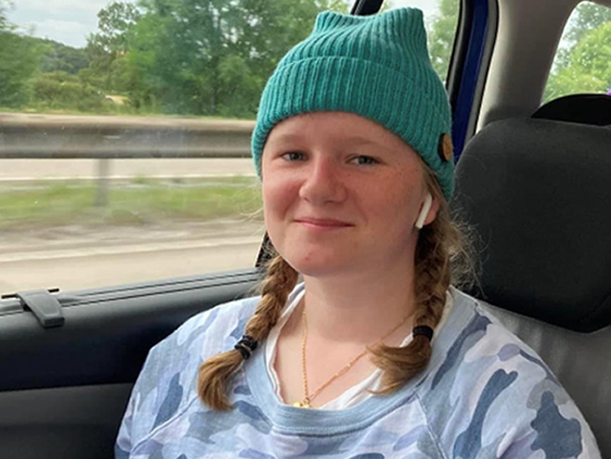 M53 bus crash – latest: Schoolgirl who died in school coach crash named as 15-year-old Jessica Baker