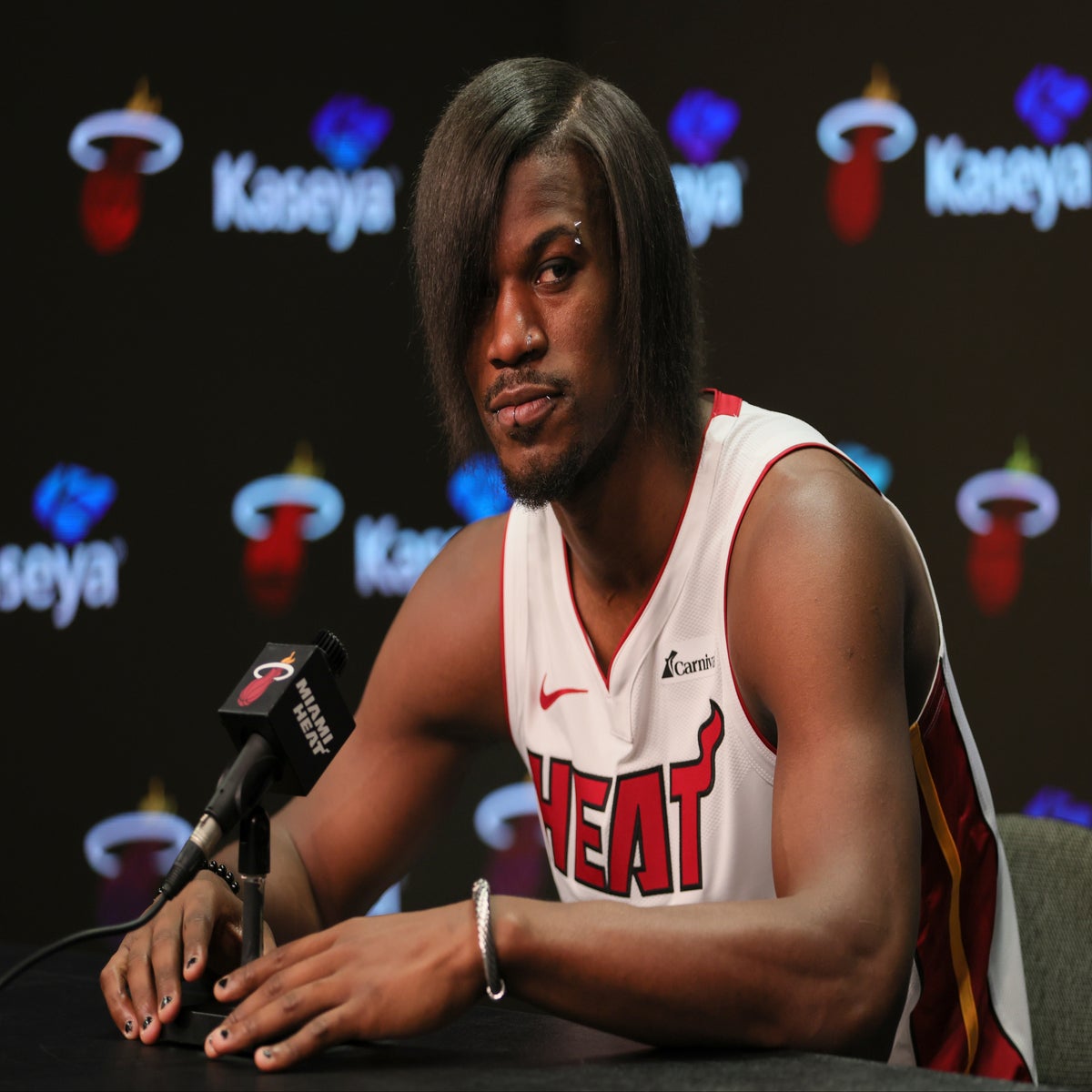 NBA news 2023: Miami Heat star Jimmy Butler debuts new 'emo' look