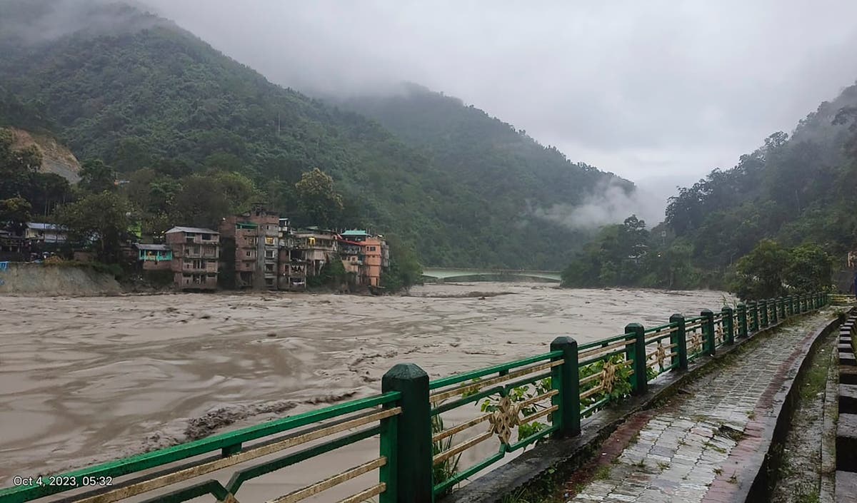 More than 20 Indian soldiers missing after flash floods in northeastern Sikkim state