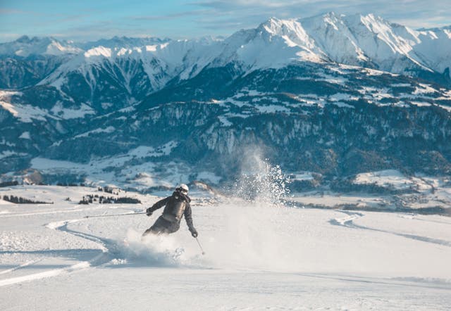 <p>Find the freedom to explore the slopes during a singles ski holiday  </p>