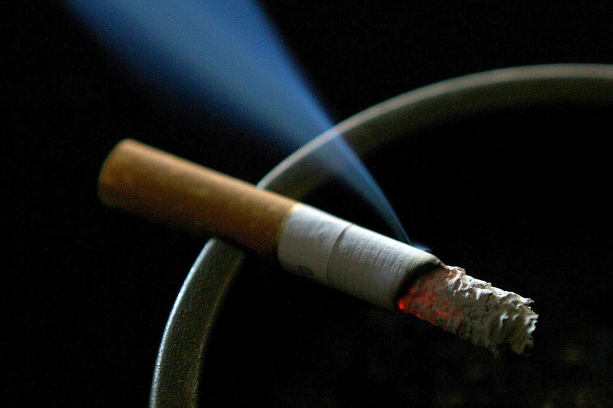 Sunak announces crackdown on smoking