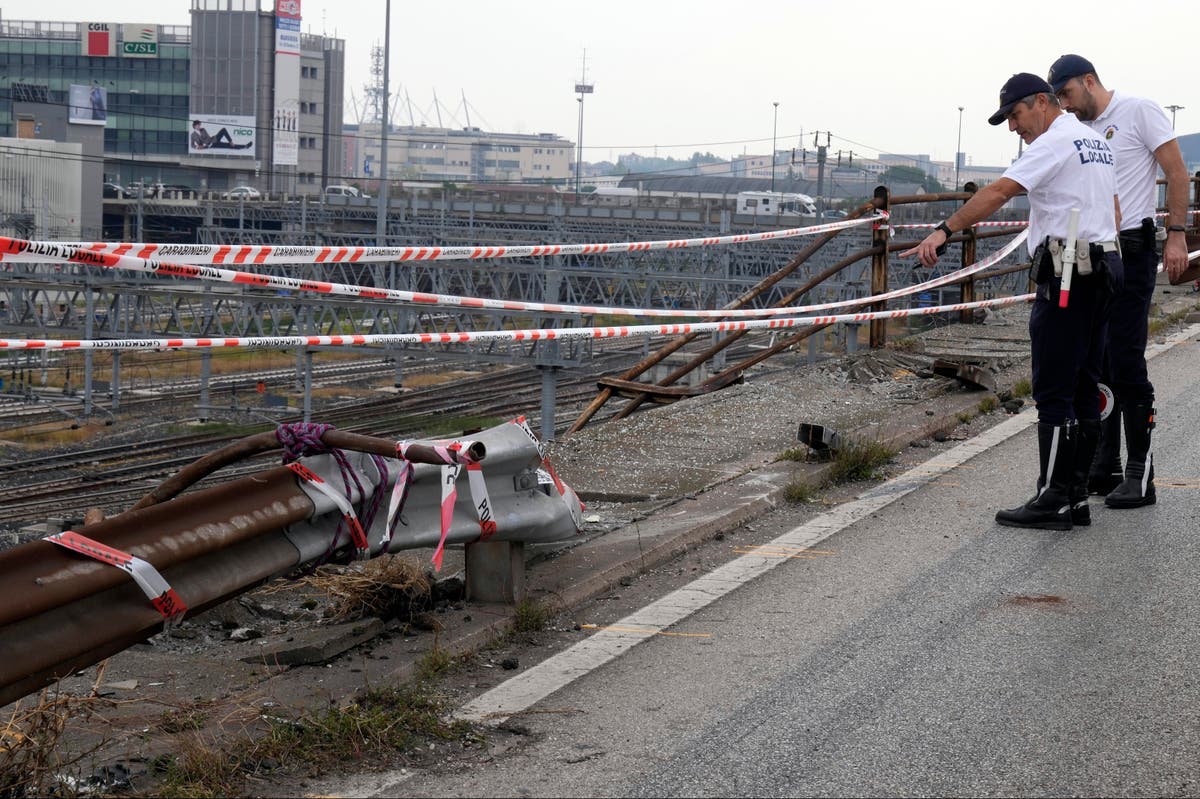 Children among 21 dead after Venice tourist bus plunges from bridge