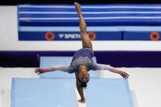 Simone Biles leads U.S. women to record 7th straight team title at gymnastics world championships