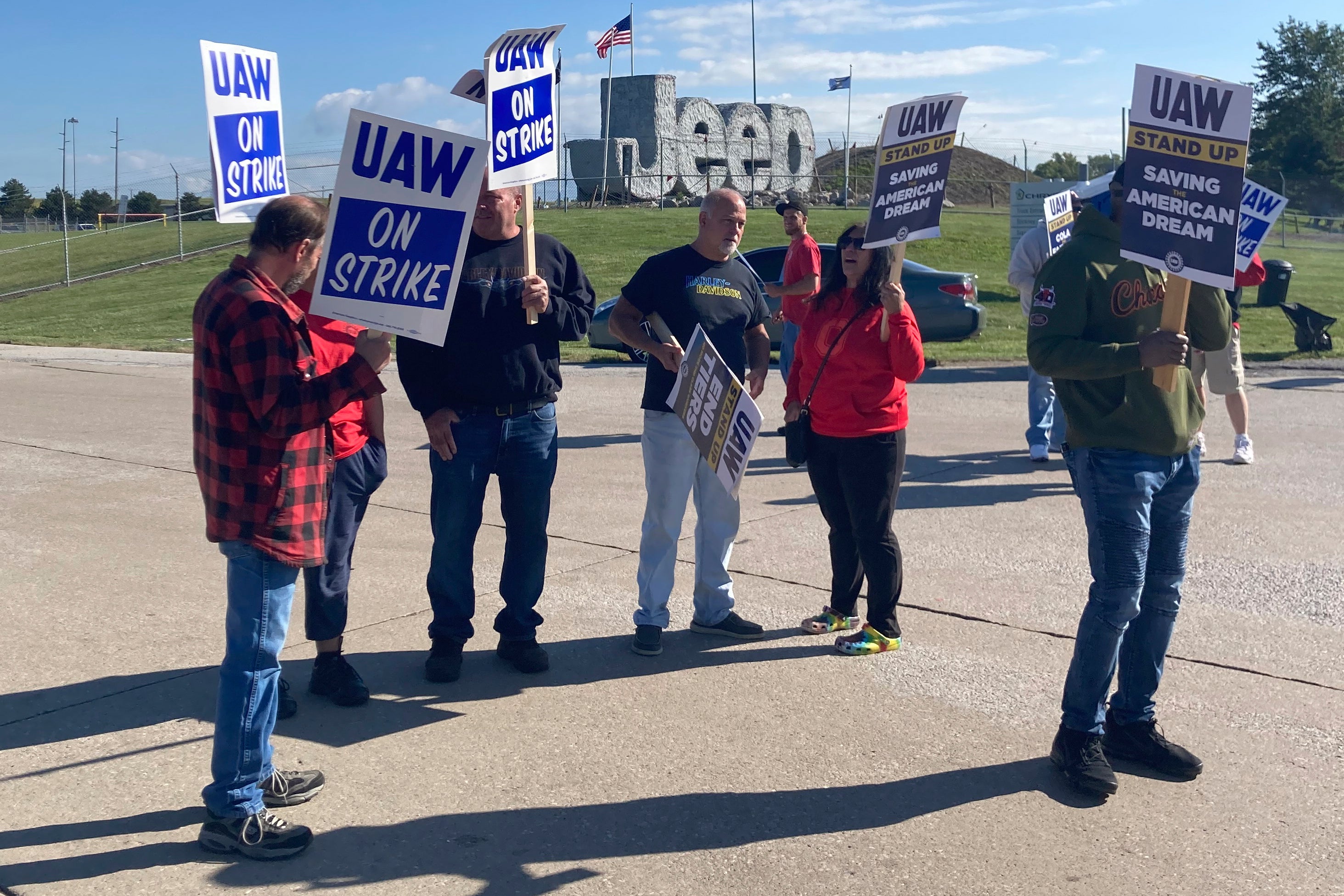 Auto Workers Strike Temps