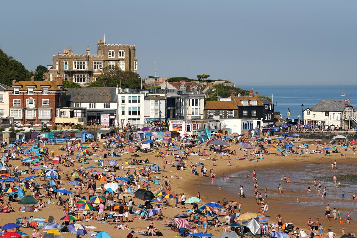 Britons urged to take precautions during ‘unusual’ warm spell this ...