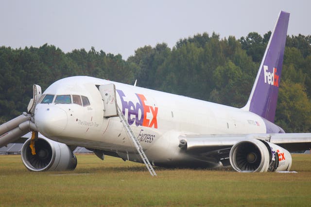 FedEx Plane-Crash-Landing