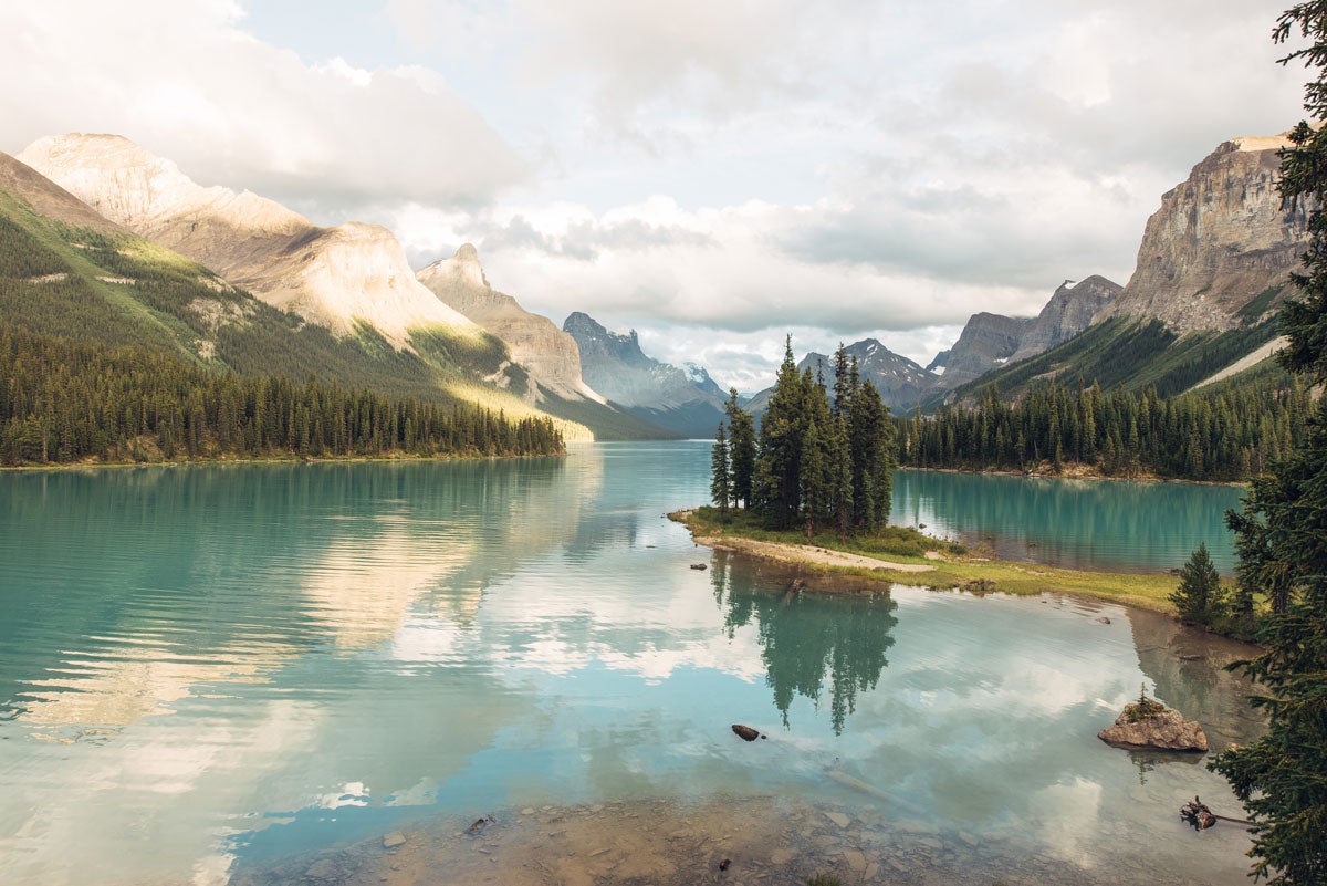 Immerse yourself in nature and Indigenous history amid the stunning vistas of Jasper National Park