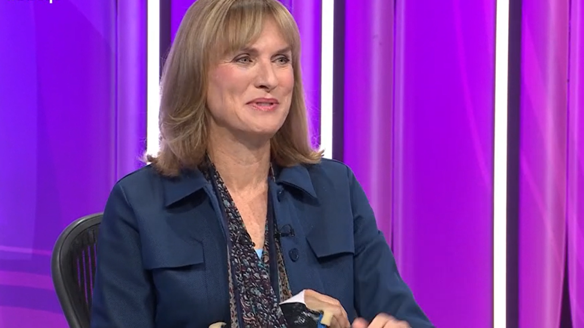 Fiona Bruce presents Question Time with black eye and arm in a sling