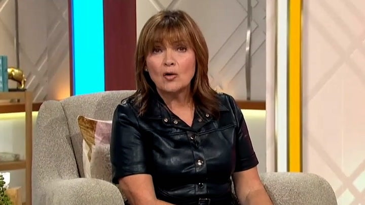 <p>Lorraine Kelly sends live on-air message to Holly Willoughby after alleged kidnap threat.</p>
