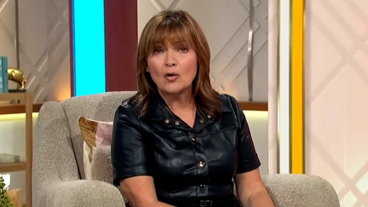 Lorraine Kelly sends live on-air message to Holly Willoughby after alleged kidnap threat