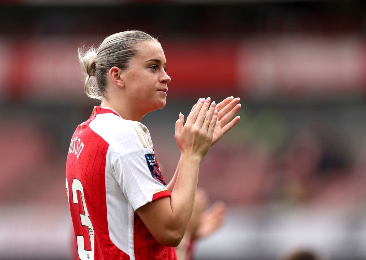 Manchester United vs Arsenal LIVE: Women&rsquo;s Super League team news, line-ups and more tonight