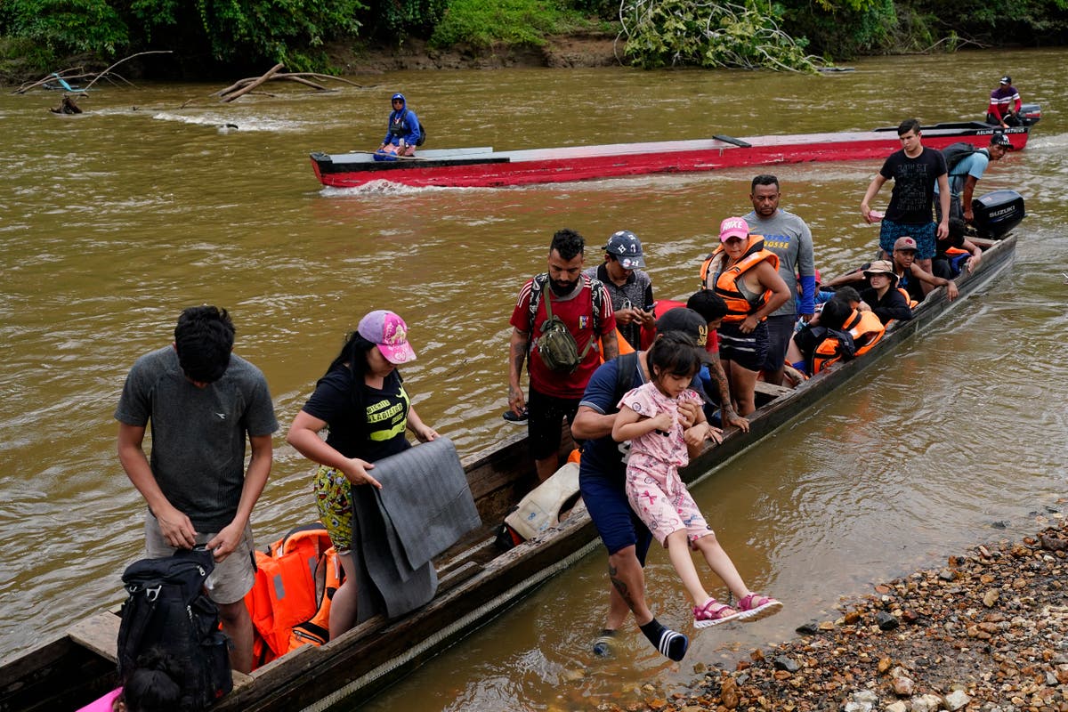 Migrating Venezuelans undeterred by US plan to resume deportation flights