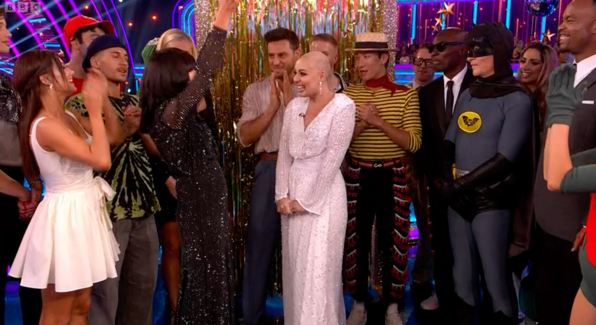 Amy Dowden being cheered on by the cast of ‘Strictly’ 2023 after she made a surprise appearance amid her cancer treatment