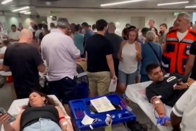 <p>Israelis come out in numbers to donate blood amid Hamas attacks</p>