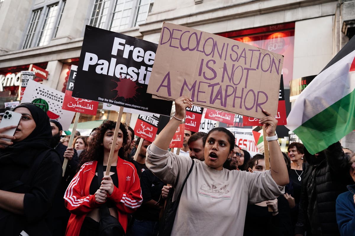 Three arrests as massive pro-Palestinian protest held outside Israeli embassy in Kensington, London