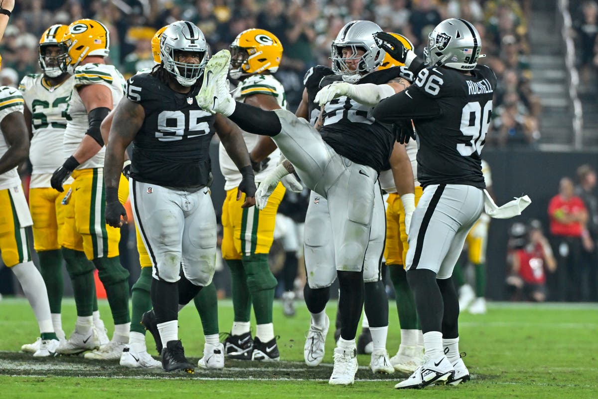 Lastquarter touchdown seals win for Las Vegas Raiders against Green Bay Packers The Independent