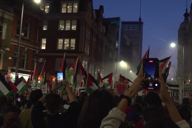 <p>Huge crowd chants ‘free Palestine’ in front of Israel’s London embassy</p>