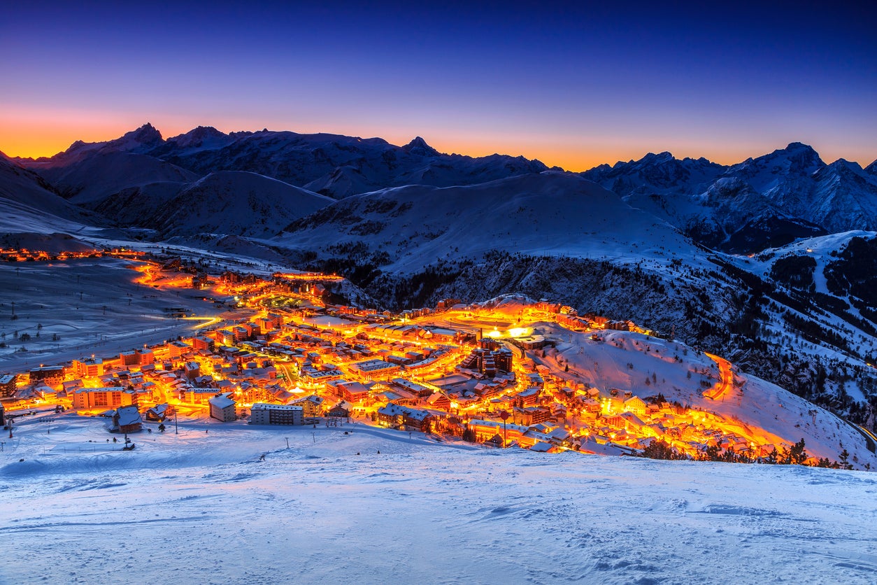 <p>Alpe d’Huez has the longest black run in Europe </p>