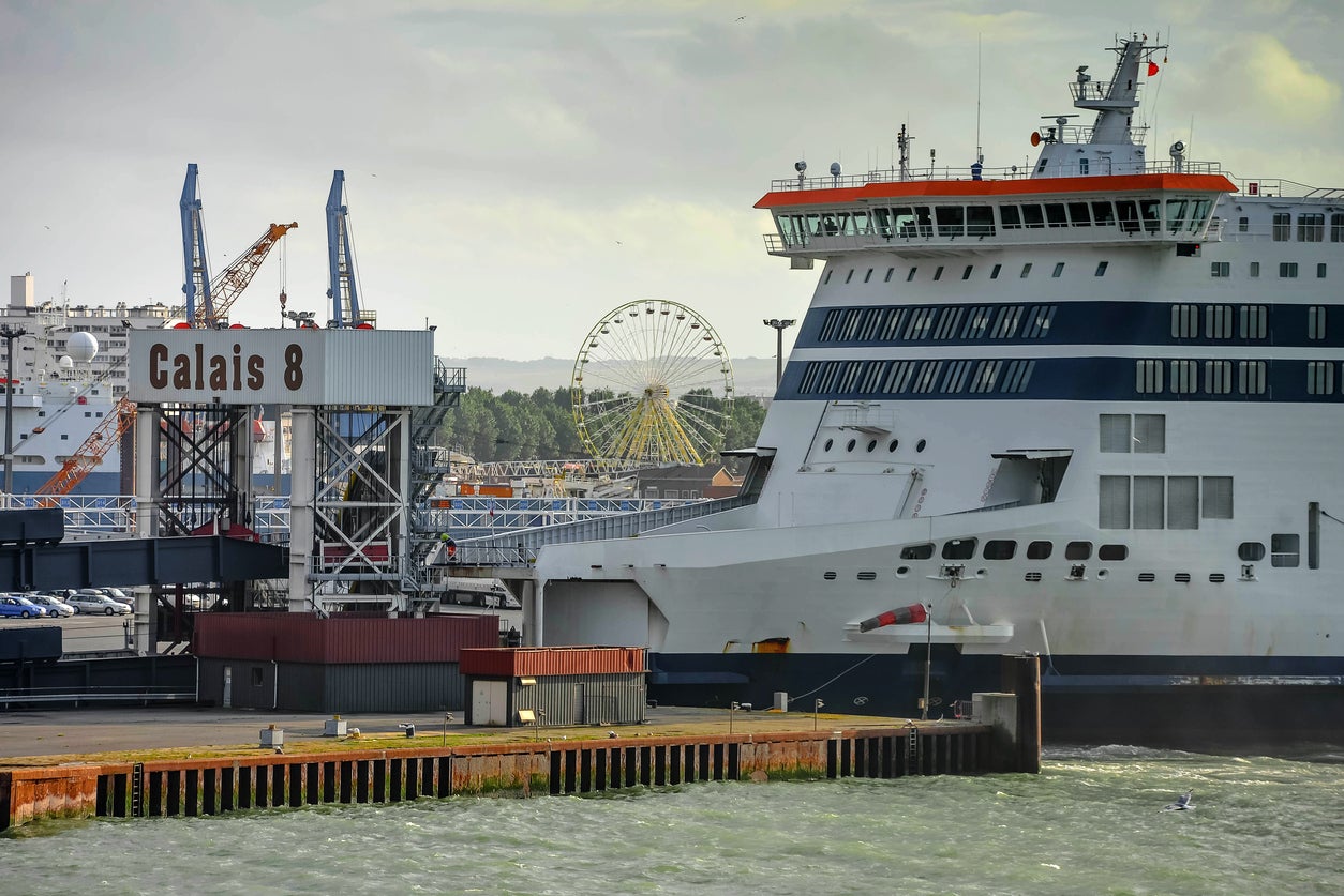 There is no actual ‘last ferry’ because the competing shipping lines operate around the clock