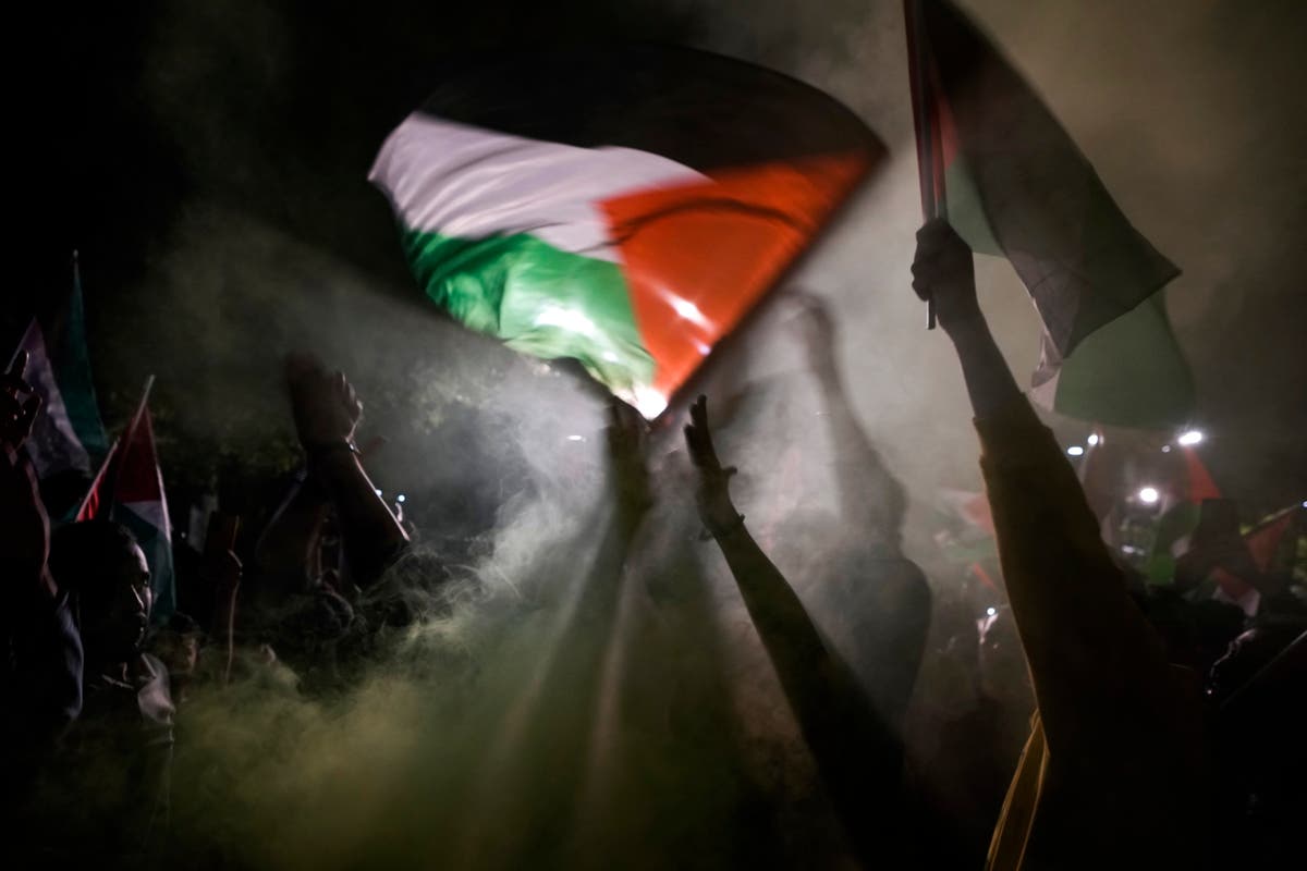 AP PHOTOS: Protests by pro-Israel and pro-Palestinian demonstrators span the world as war escalates