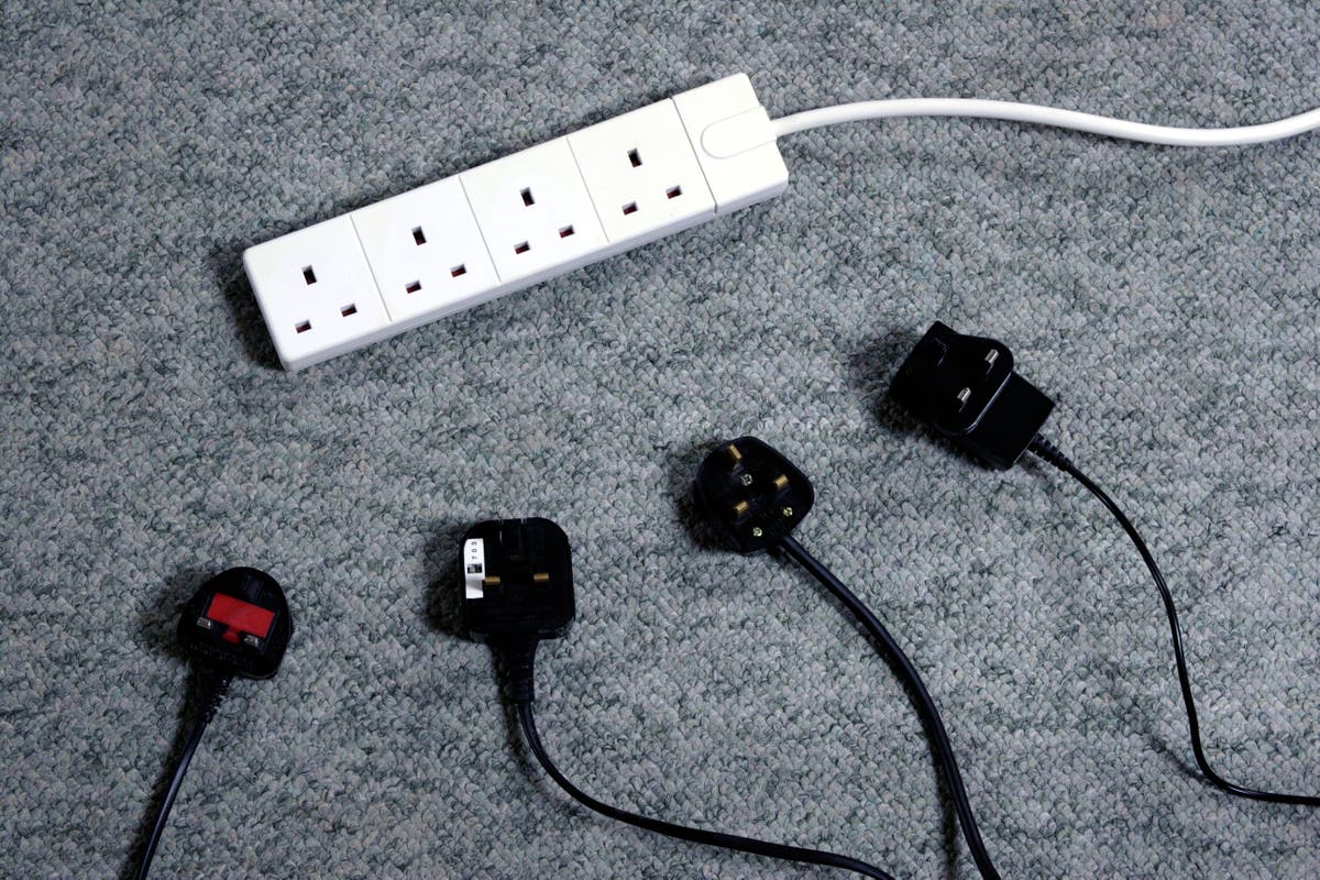 Student renters urged not to ignore warning signs of faulty electrics