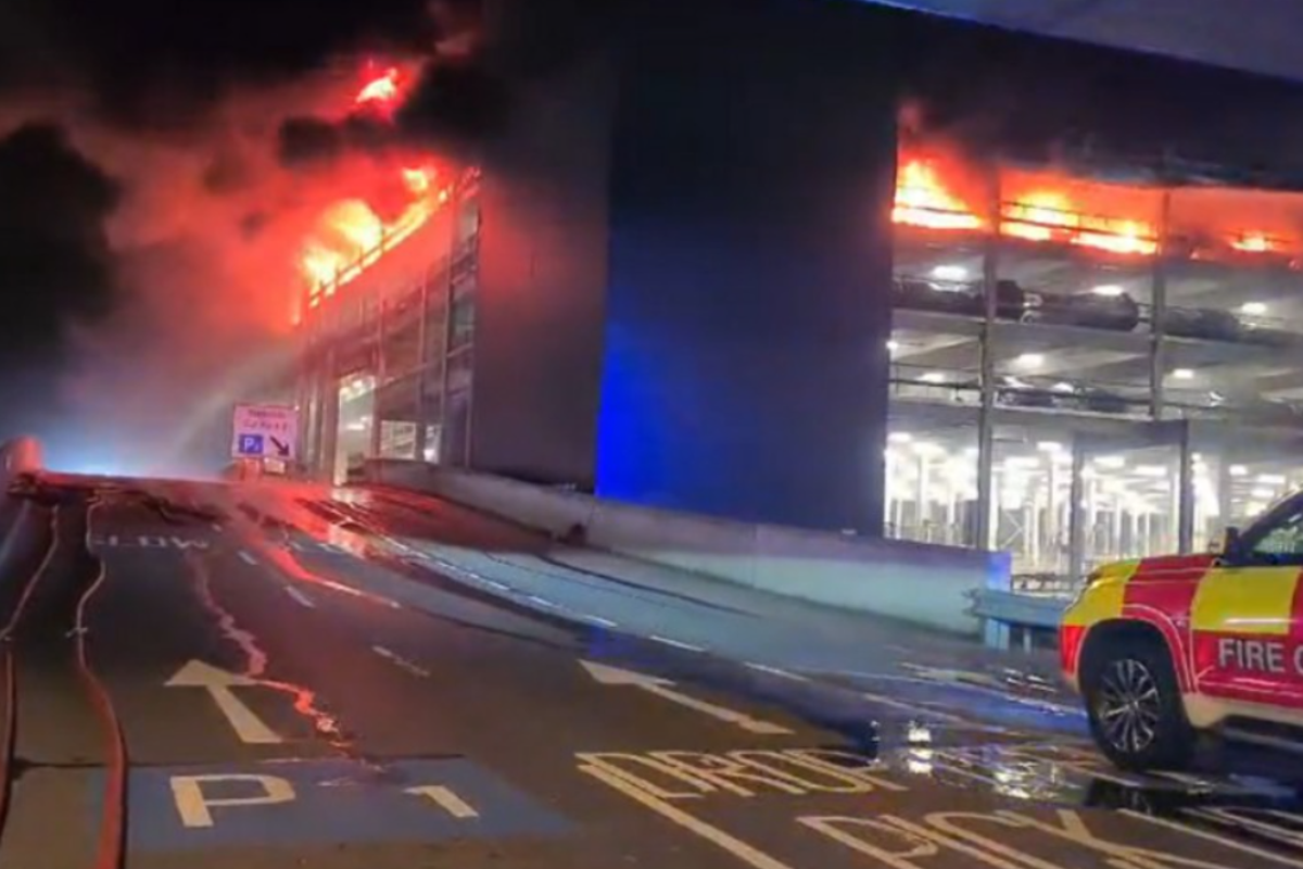 Luton Range Rover Fire Luton Airport car fire: Flights suspended for most of day as 40,000 ...