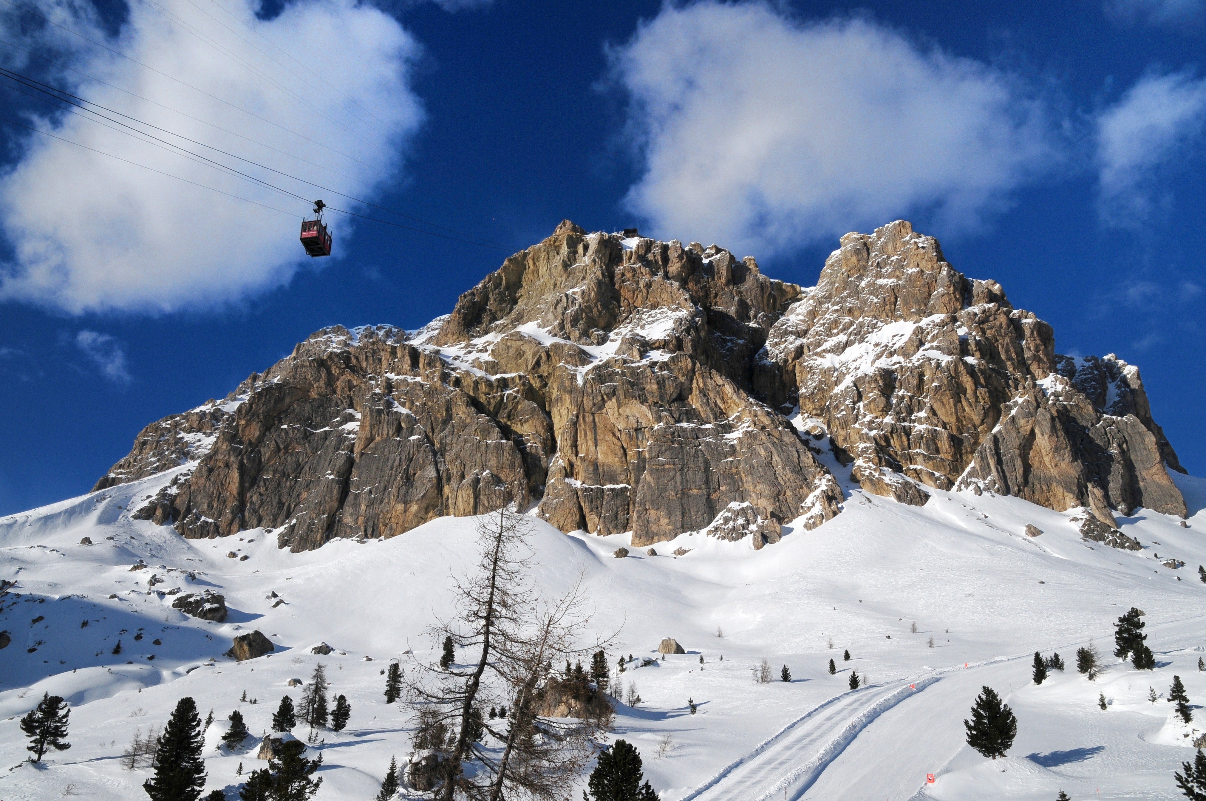 Beginner slopes in Abruzzo offer an Italian skiing experience away from the hustle and bustle of the Alps.